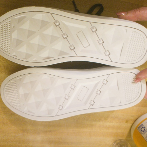 Isaac Mizrahi, Black Lacey Snk-Flats, 9, Like New - Picture 7 of 8